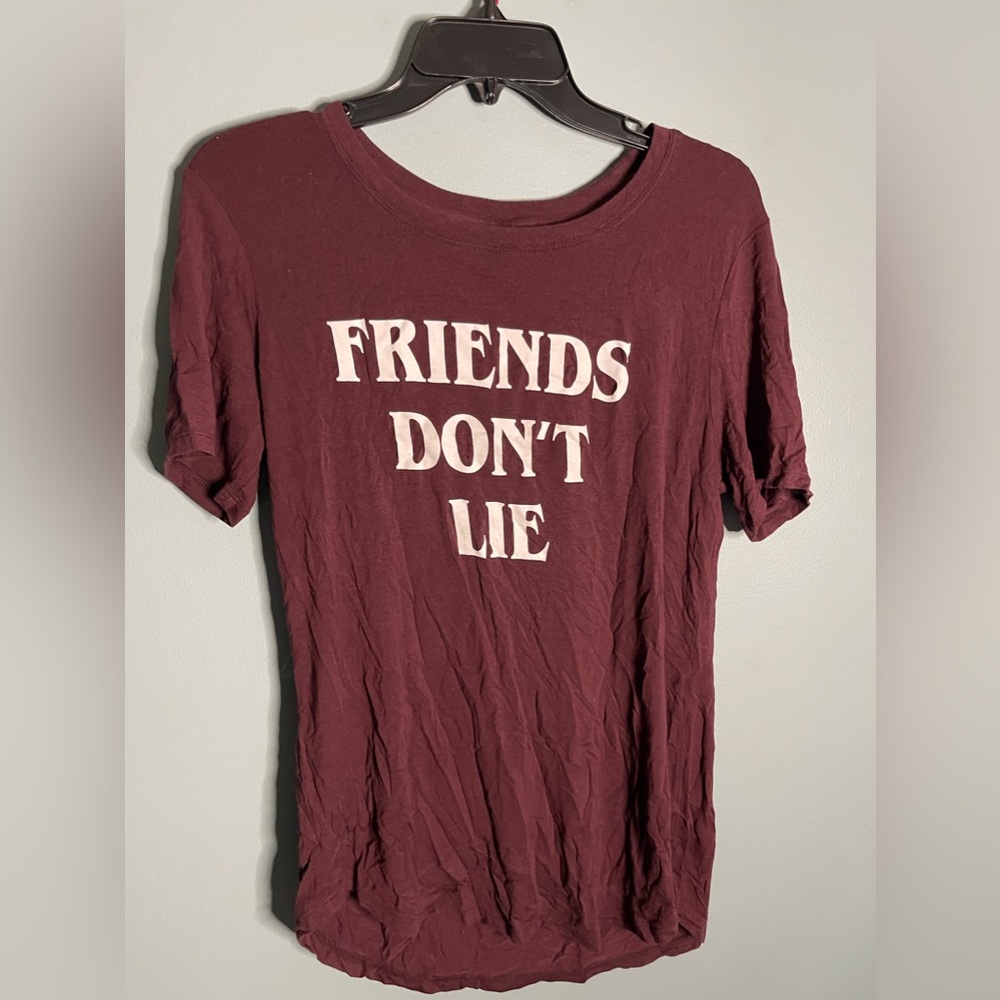 T-shirt size small, brand strangers things official merchandise